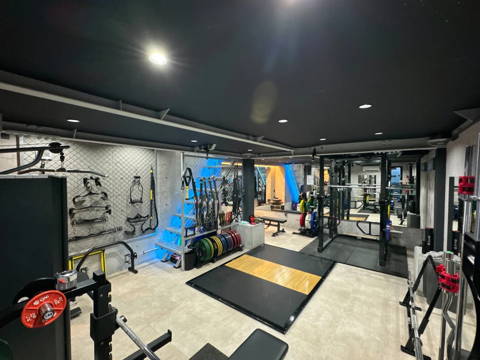 FIT11 ジム内観 1